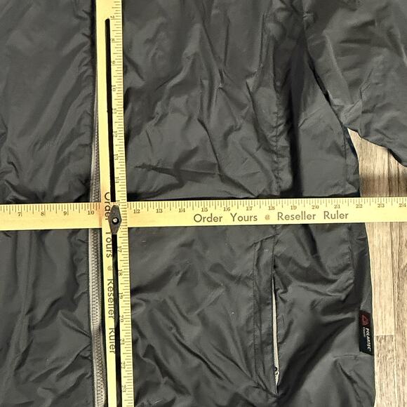 Cabela’s Men’s Black Insulator Jacket RN 56835 / CA 53602 — Warm & Durable - Picture 5 of 6